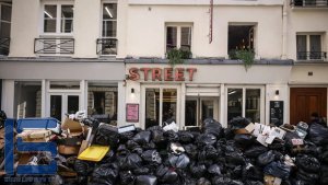Cuộc biểu tình của những người lao động Pháp cùng những núi rác trên đường phố Paris